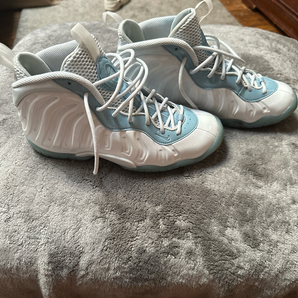 Nike Kids White and Light Blue Sneakers